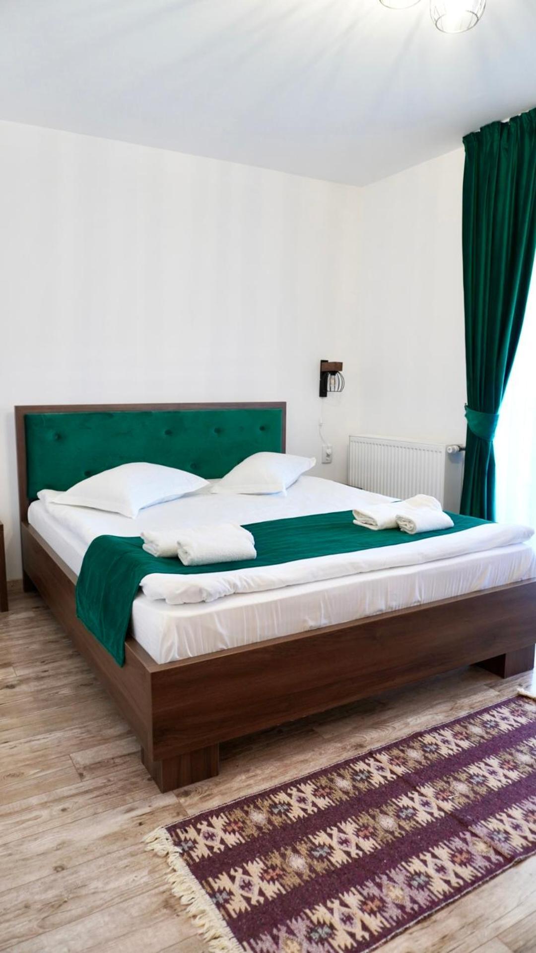 Green Mountain Resort Scrind-Frasinet Экстерьер фото